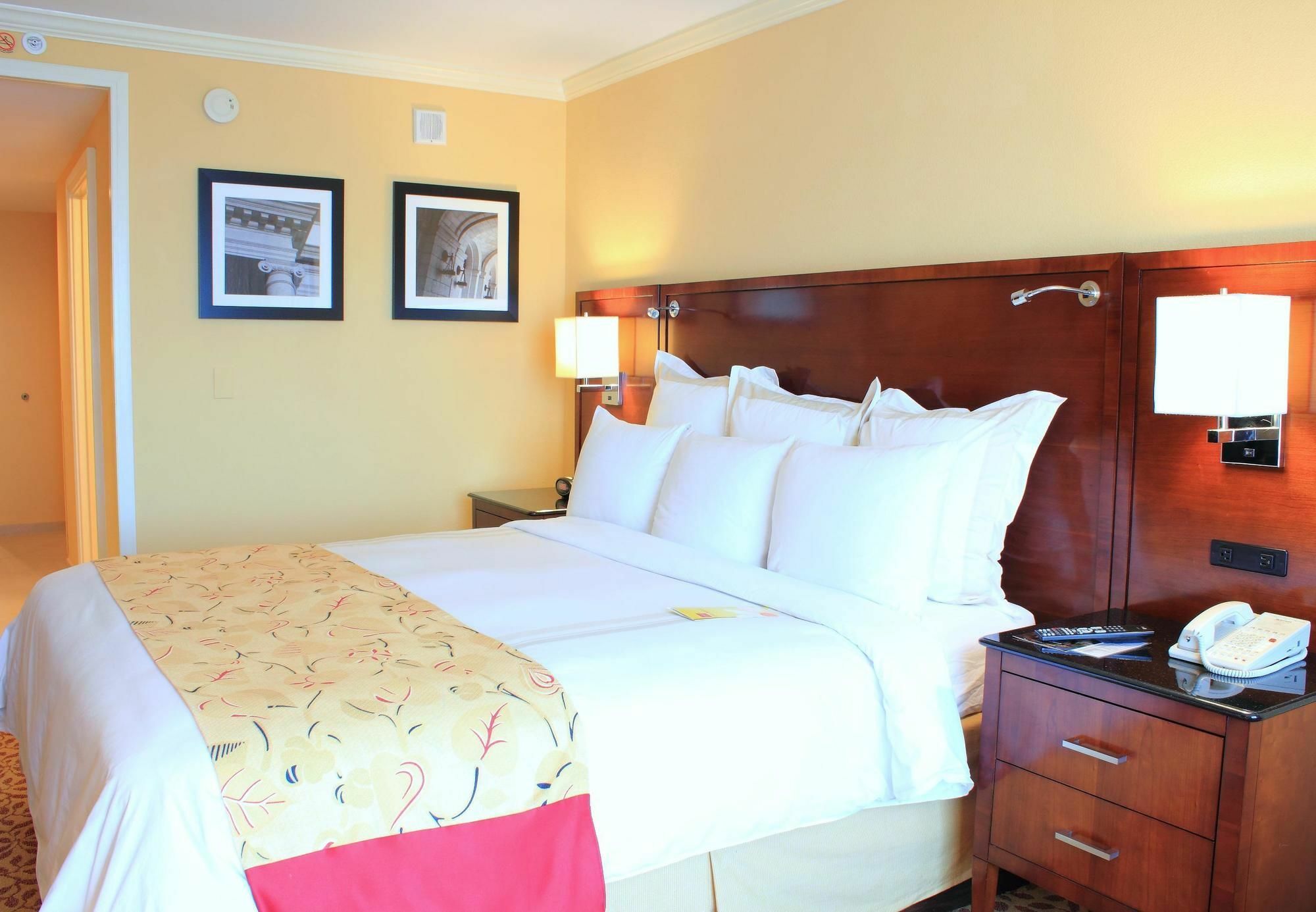 St. Petersburg Marriott Clearwater Hotel Екстериор снимка
